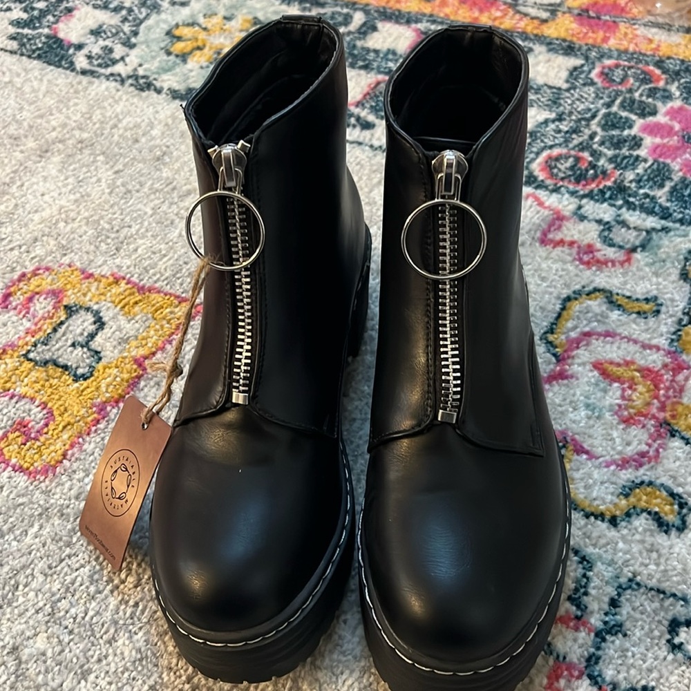 Womens black bootie